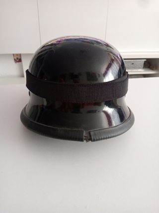 casco retro antiguo con gafas