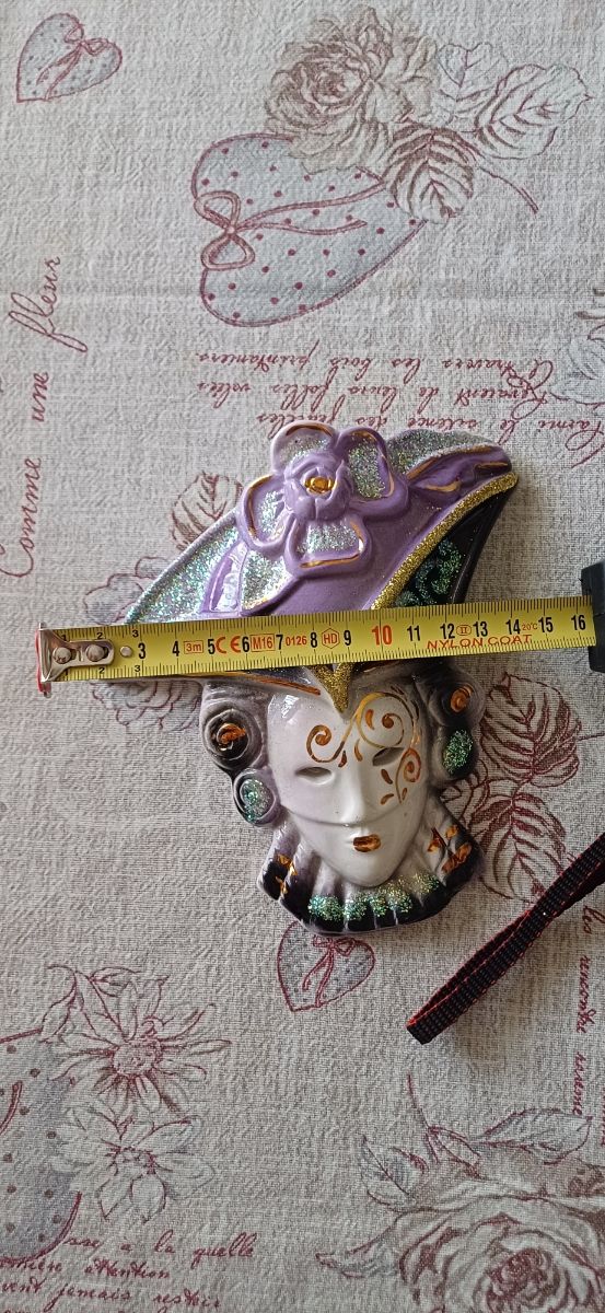 maschere veneziane da appendere alla parete