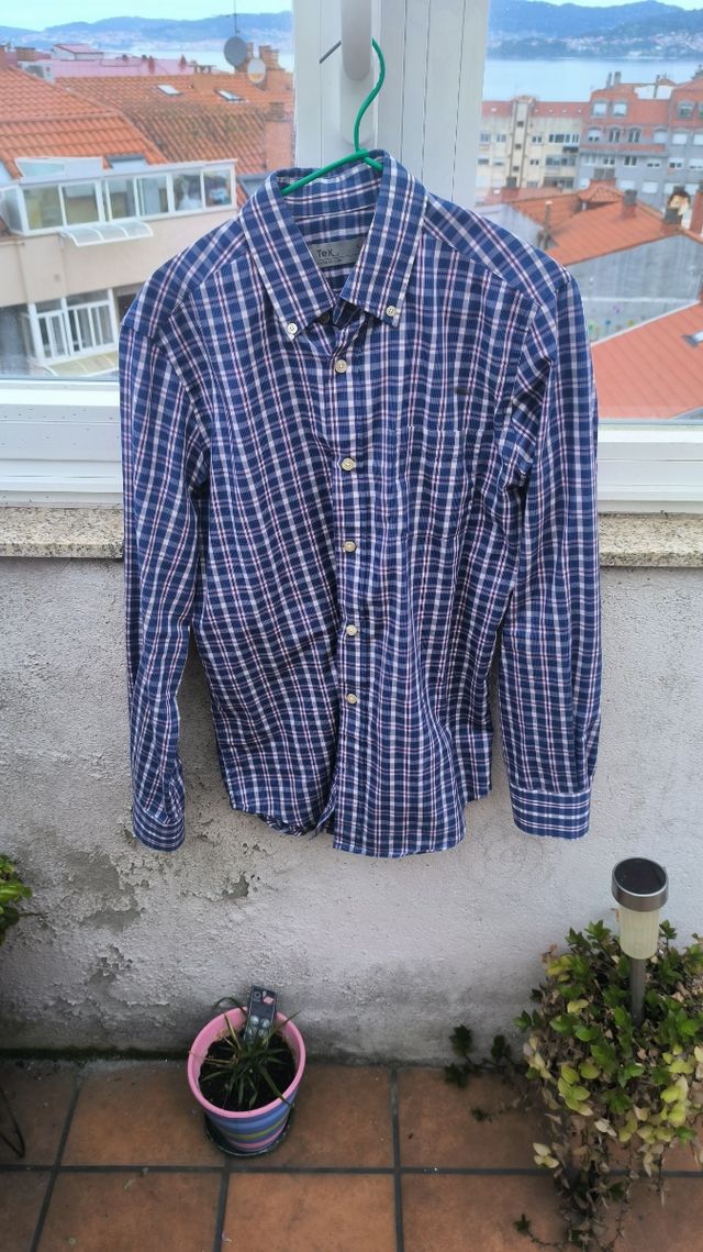 Camisa a cuadros azul oscuro