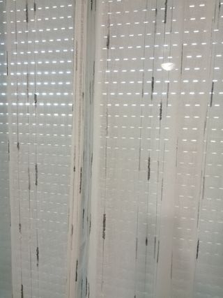 Dos cortinas blanco y gris