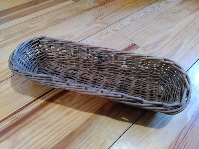 Antigua cesta de pan