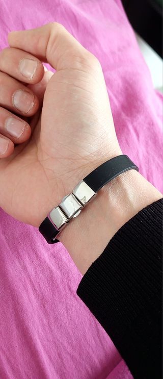 Bracciale in acciaio bicolore con motivo tribale