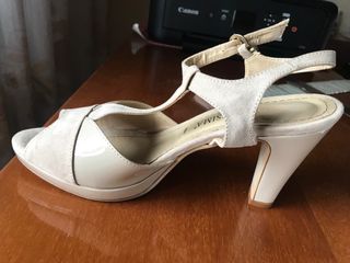 Sandalo a T open toe beige N.38- MODERNISSIMA