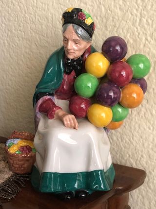 The Old Balloon Seller HN 1315