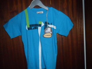 T-shirt nova da Deeply tamanho 5/6 anos