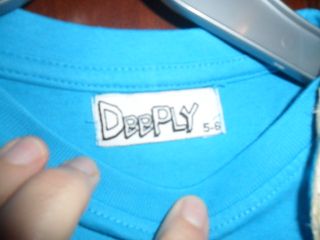 T-shirt nova da Deeply tamanho 5/6 anos