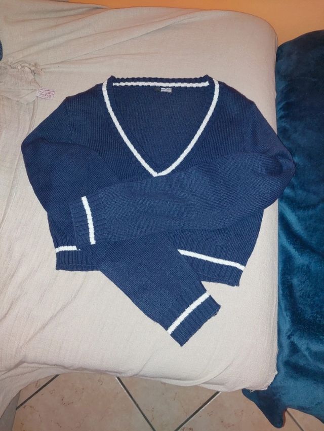 Maglioncino con scollo a V