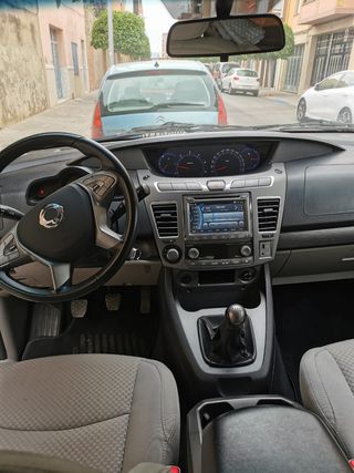 sang yong rodius  2.2 t limited 2018