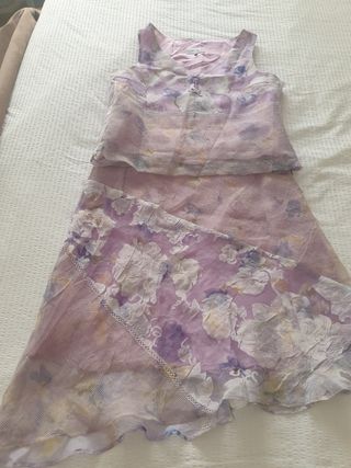 Conjunto de falda con top y chal 