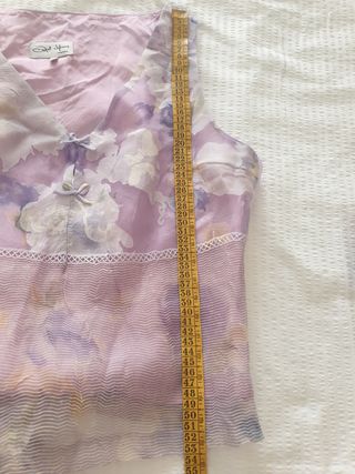 Conjunto de falda con top y chal 