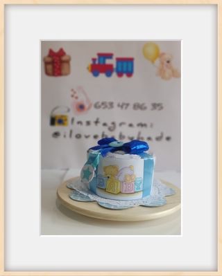 Tarta de pañales " caja de regalo"