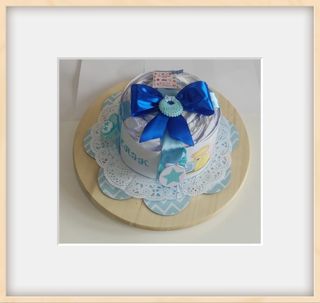 Tarta de pañales " caja de regalo"