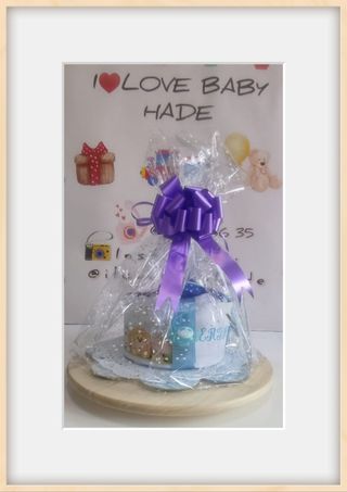 Tarta de pañales " caja de regalo"