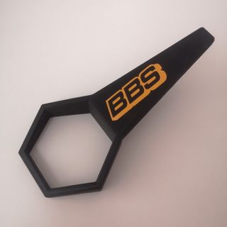 Llave para llantas con tuerca hexagonal