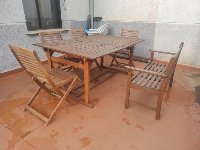 Mesa de madera maciza + 4 sillas + banco 