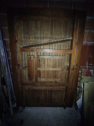 Mesa de madera maciza + 4 sillas + banco