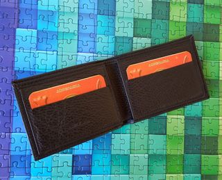 Cartera de piel negra