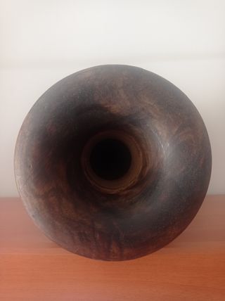 Antigüedad ,jarrón Madera