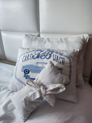 Conjunto de cojines pasa cama infantil o cuna