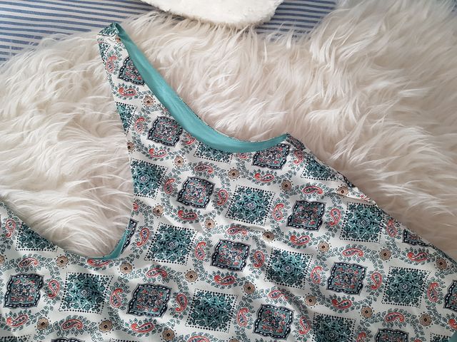 Top tirantes estampado