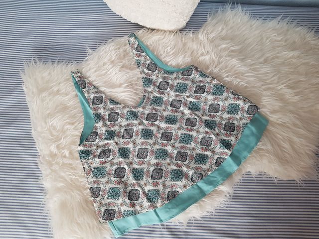 Top tirantes estampado