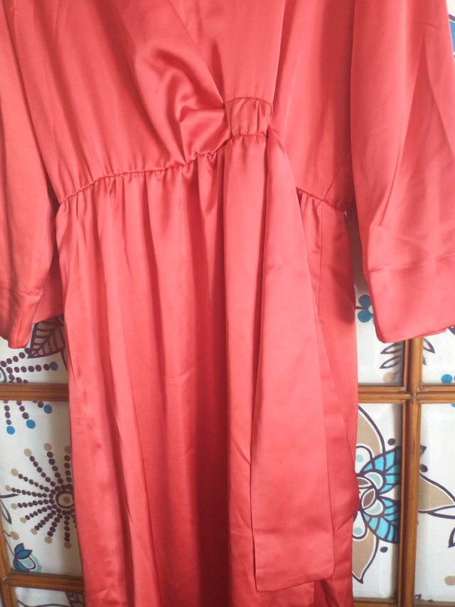 Vestido raso midi coral Zara, T. L. Ed. limited