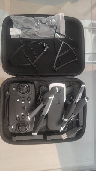 Dron S60