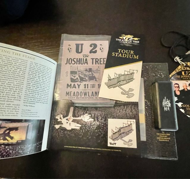 U2 The Joshua Tree 2017 Tour Vip pack.