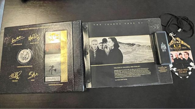 U2 The Joshua Tree 2017 Tour Vip pack.