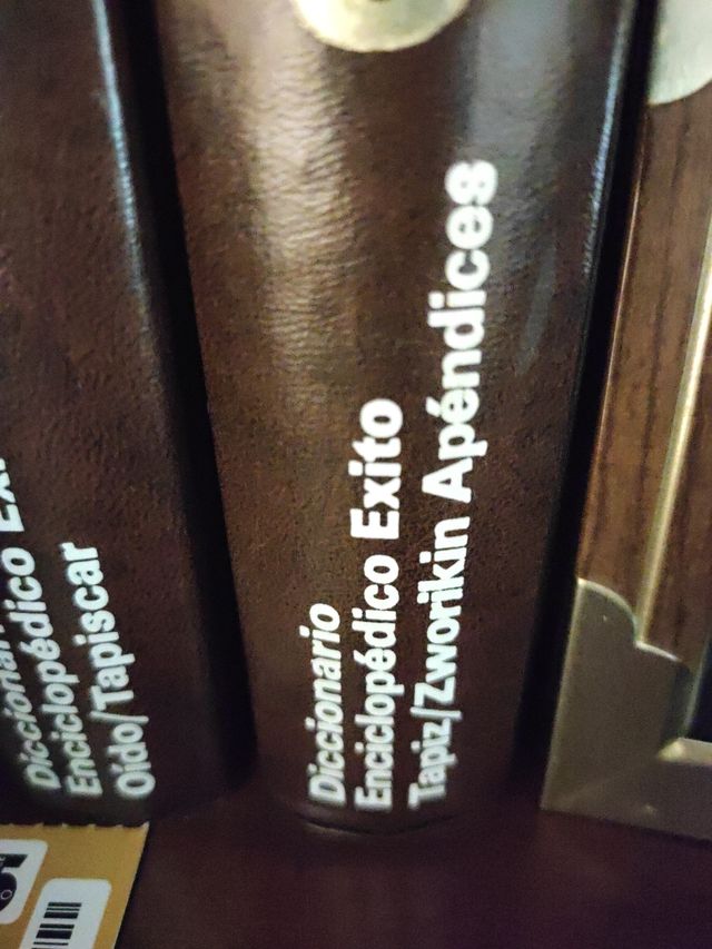 Diccionario y Enciclopedia