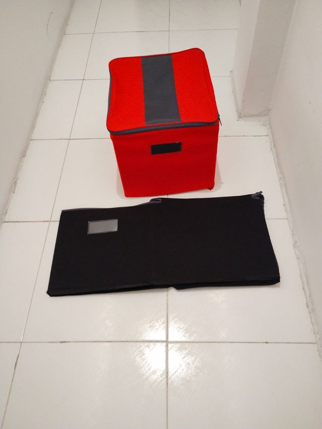 2 cajas plegables, con acolchado por dentro