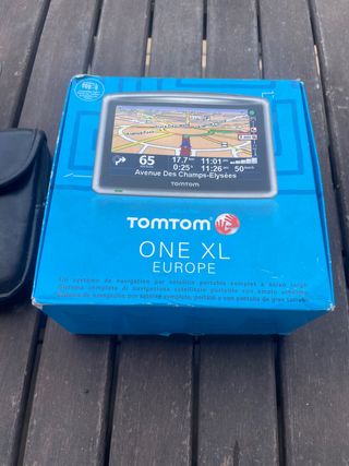2 GPS TOM TOM Y UN BLAUPUNKT Y MAS