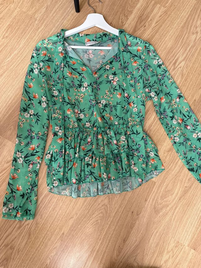 Blusa de vestir floreada