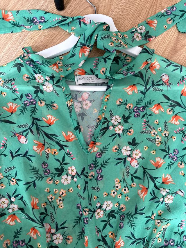 Blusa de vestir floreada