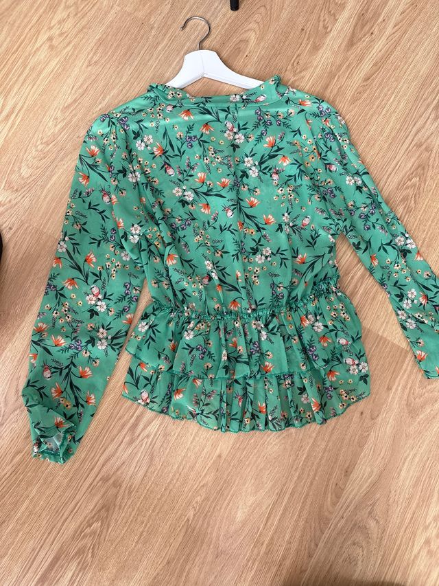 Blusa de vestir floreada