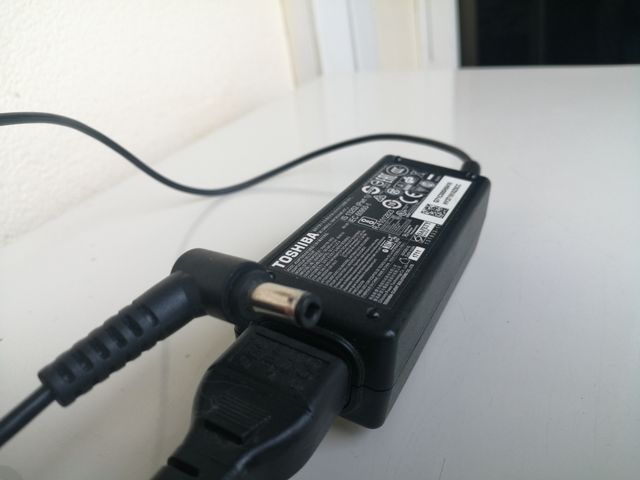 cargador Toshiba