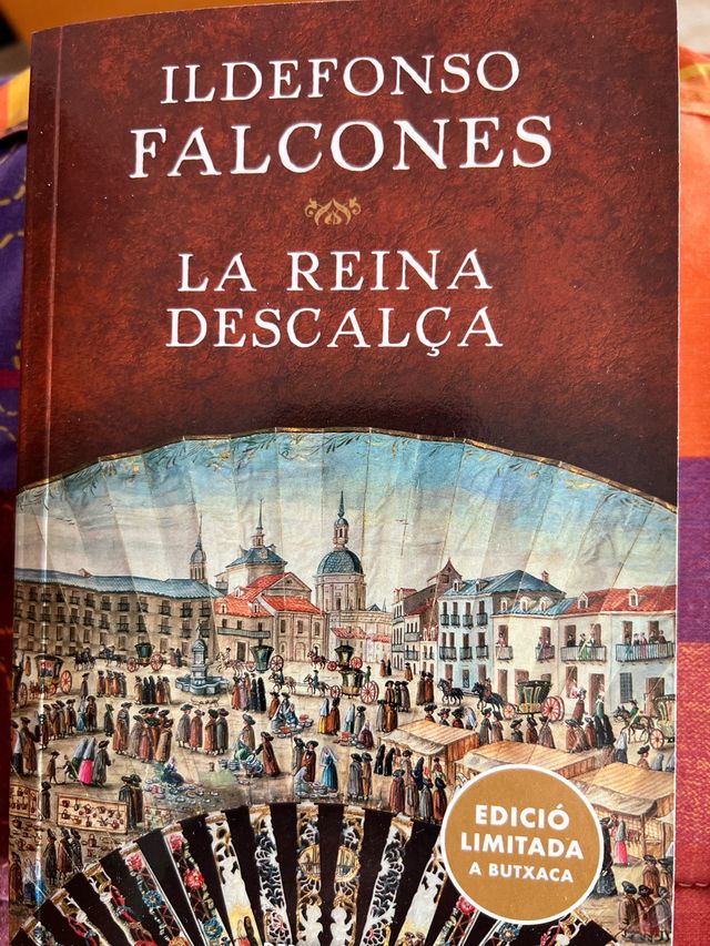 LA REGINA A PIEDI NUDI.