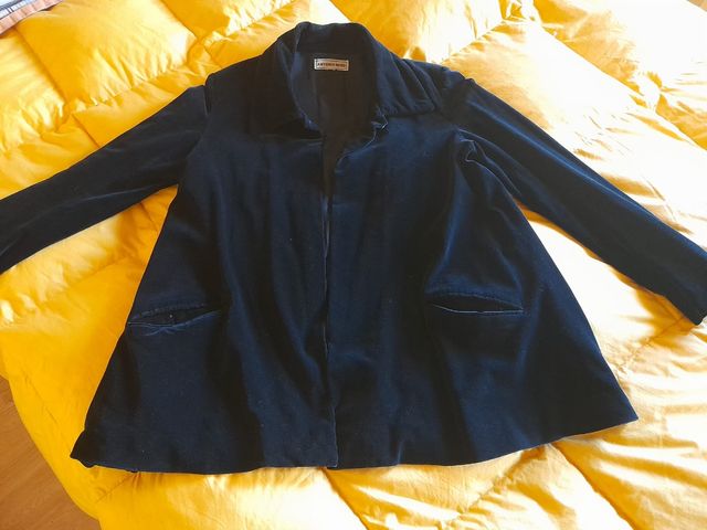 Chaqueta de mujer marca Antonio Miró