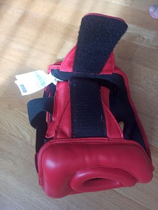 guantes y protección cabeza boxeo