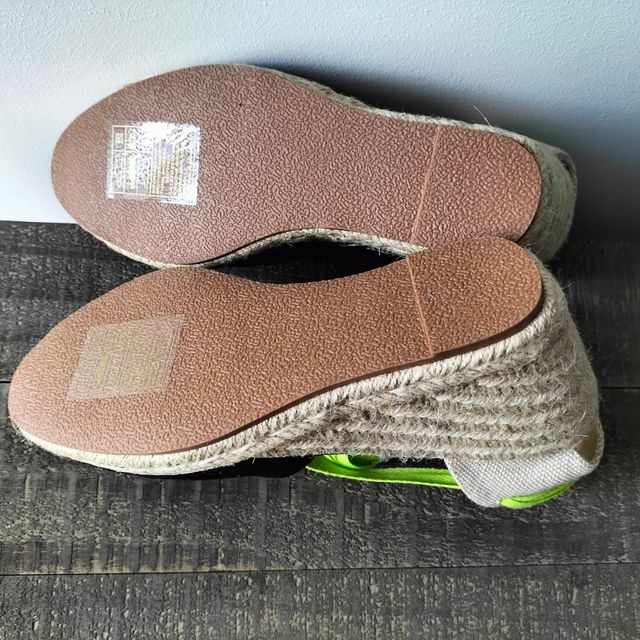 alpargata con cuña de esparto. 40. sin estrenar.