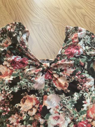 Camiseta ajustada de flores