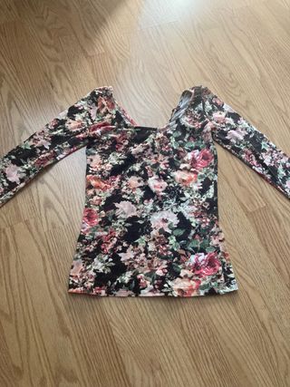 Camiseta ajustada de flores