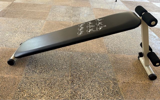 Banco de abdominales BH