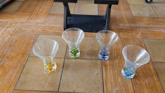 Juego de 4 vasos de chupito (se rompieron 2).