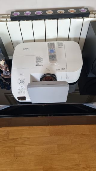 Proyector 3D LCD de corto alcance NEC U250X 2500 l