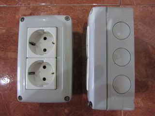 Enchufe Superficie Legrand (Ref: 860 29)