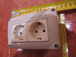 Enchufe Superficie Legrand (Ref: 860 29)