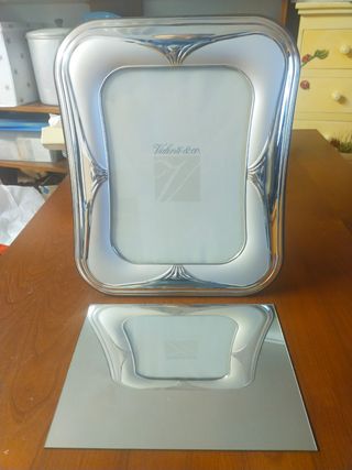 Marco/espejo de plata nuevo a estrenar.