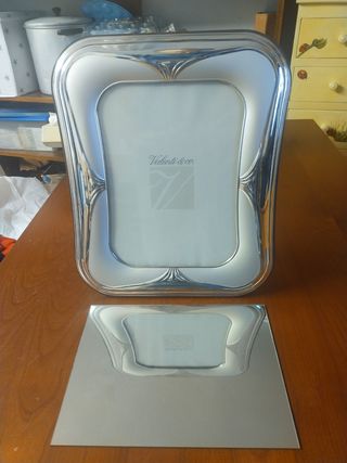 Marco/espejo de plata nuevo a estrenar.