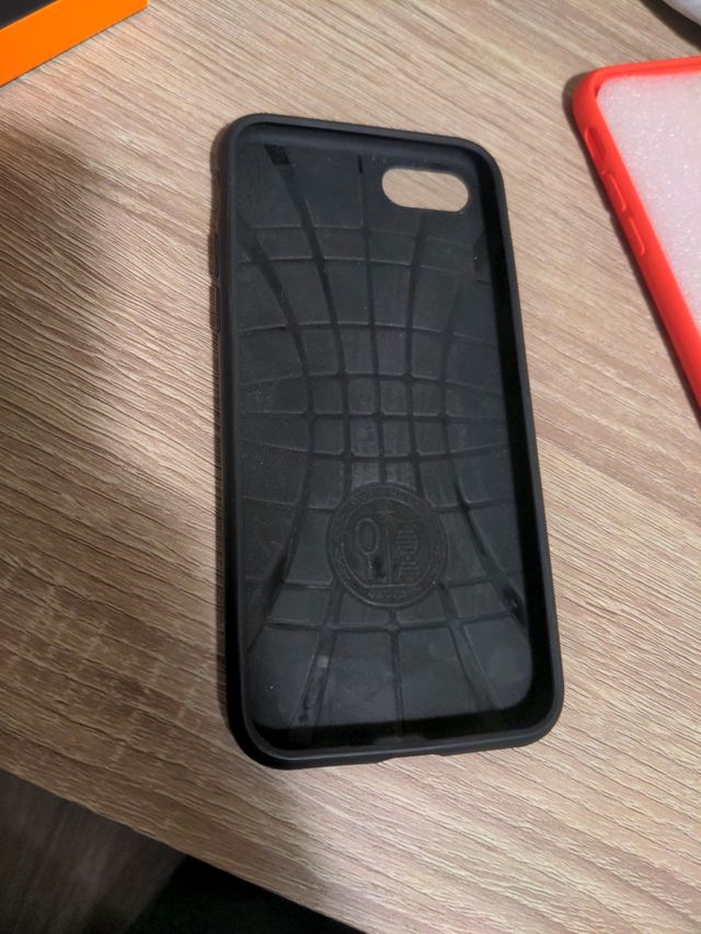 2 fundas iPhone SE 2020/22+ cristales templados